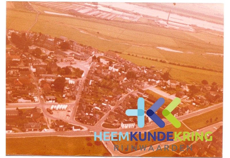 Lobith 1970 Luchtfoto Oud Lobith -Transeedijk Smidstraat-Midden straat -Tolhuys straat Coll. G.B.Janssen (20)